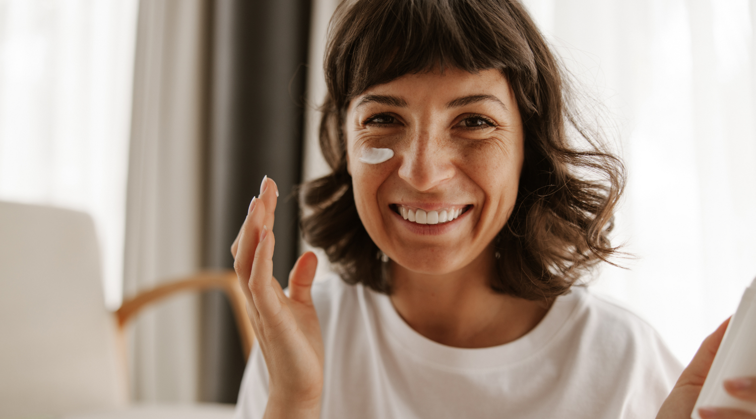 cosmetics-woman-products-skin-moisturiser-victoria
